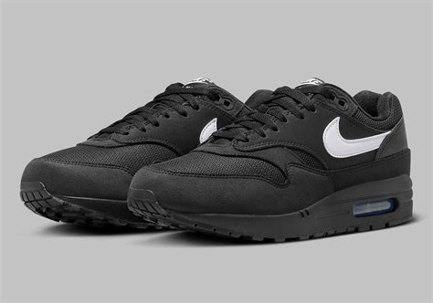 nike air max black white kopen|Nike Air Max all black.